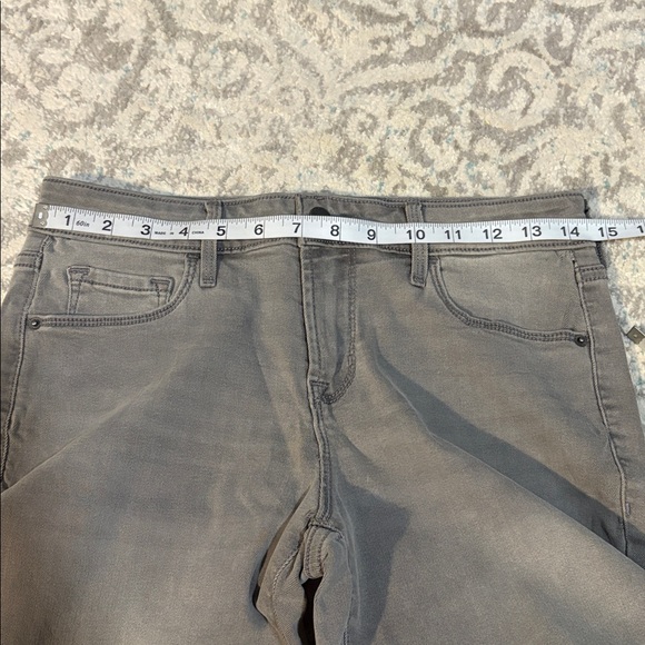 Old Navy • Rockstar Mid-Rise Jeans - Picture 6 of 7